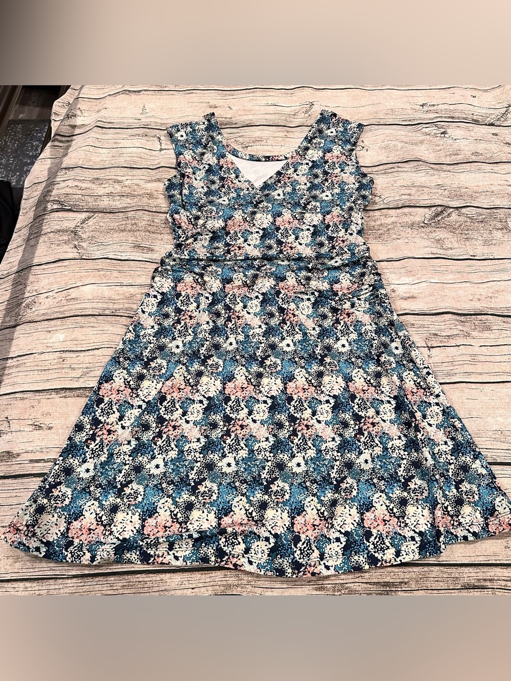 Patagonia Blue Floral Crewneck or V-Neck Dress; Athleisure; Gorpcore Size Med